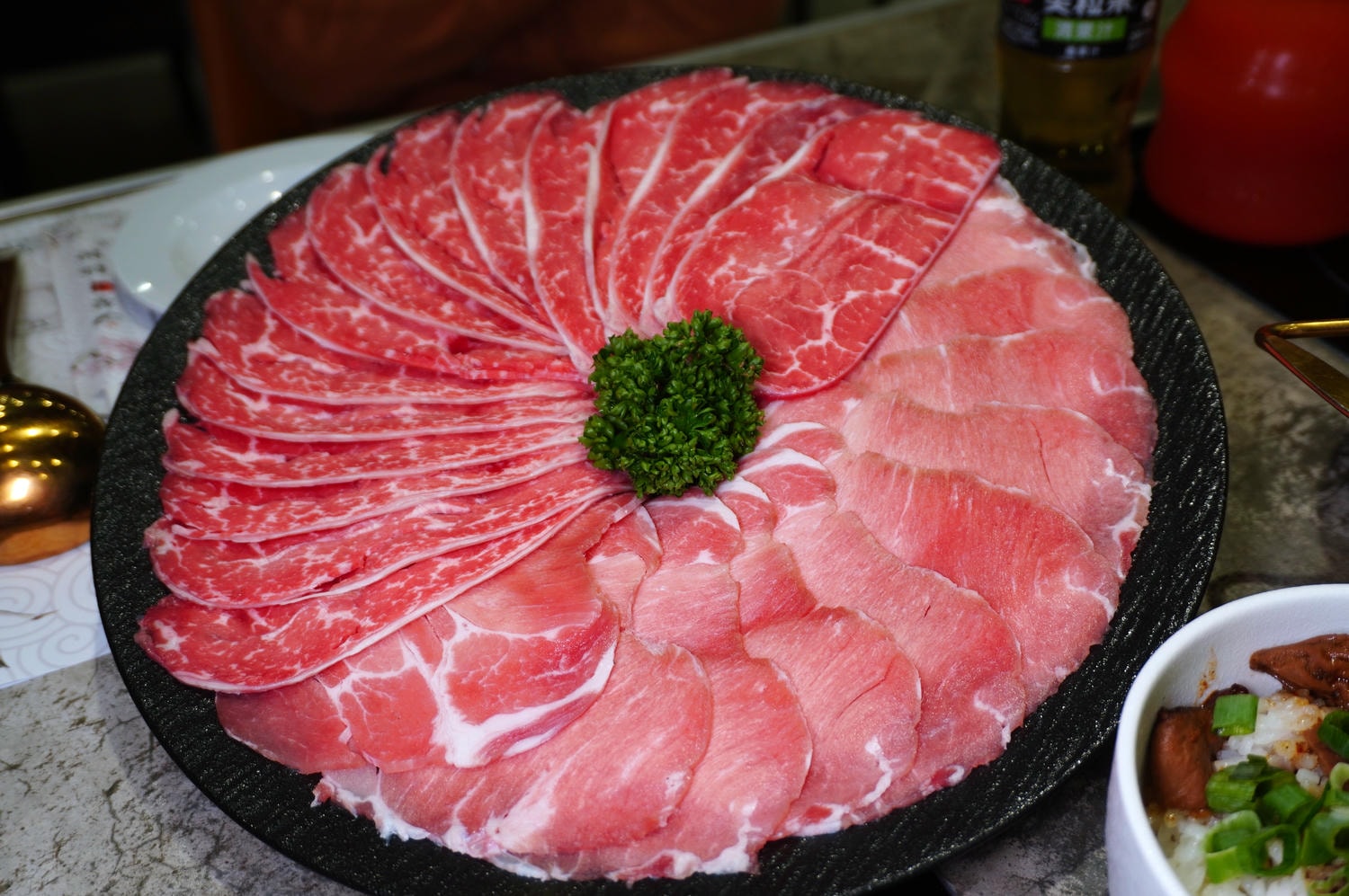 馨月鍋物 嘉義 | 精緻用心鍋底 | 沙拉 + 蔬菜火鍋料無限享用 | 嘉義火鍋推薦