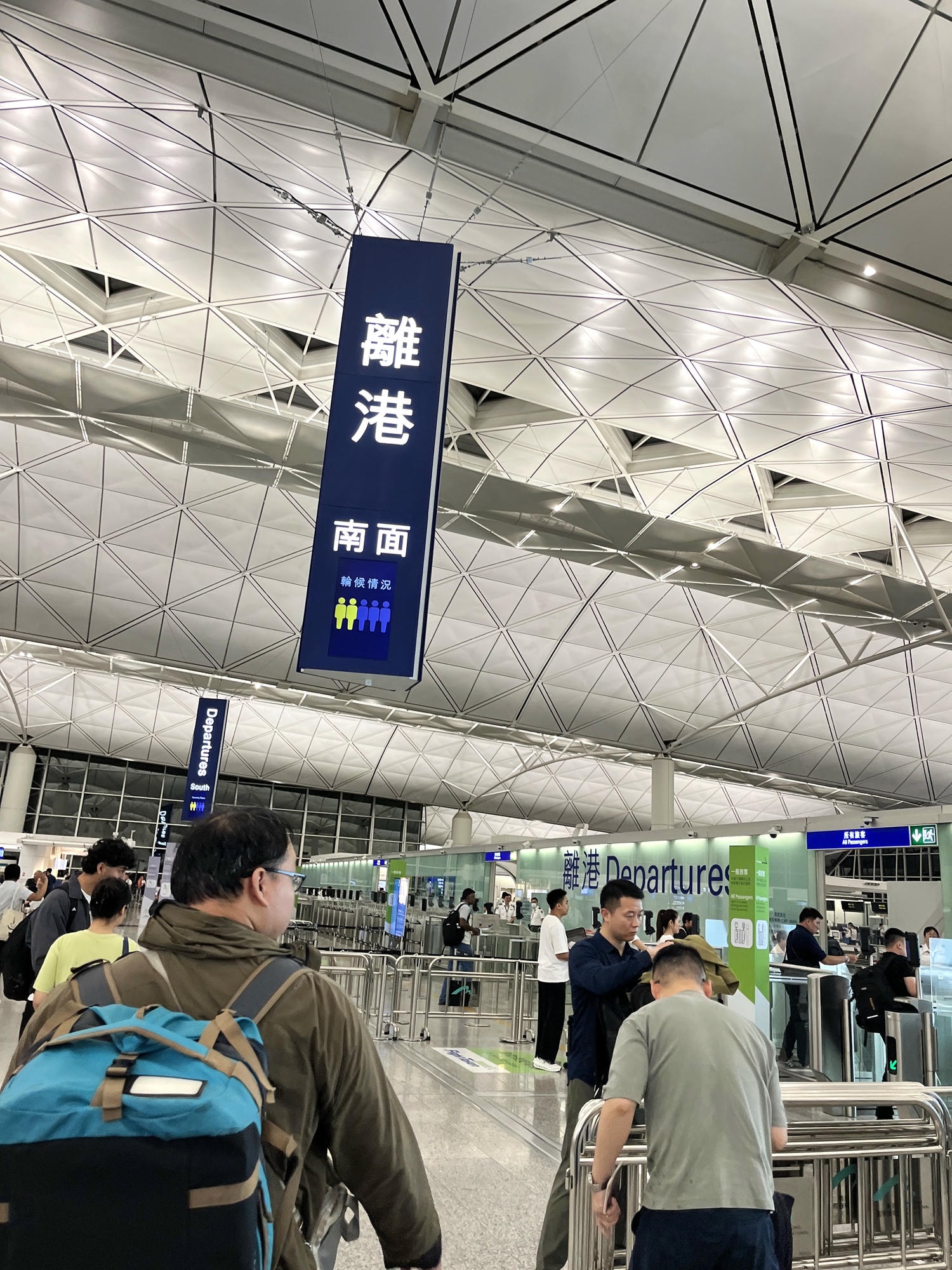 華航 香港-高雄 CI936 | 很滑的華航A321NEO 經濟艙 | 台灣設備最好的窄體客機 - 第9張圖 華航 香港-高雄 CI936 | 很滑的華航A321NEO 經濟艙 | 台灣設備最好的窄體客機
