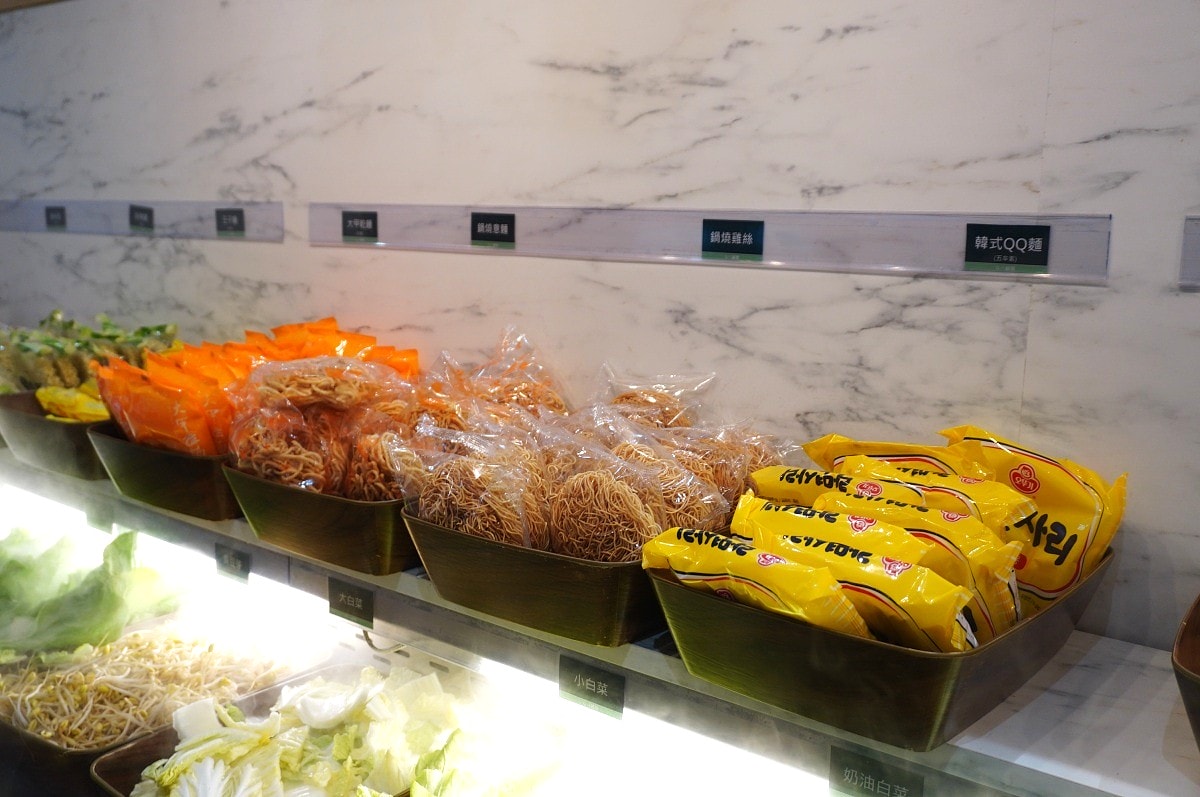 伊根鍋屋 大順店 | 298 起野菜放題 | 親子友善120公分以下小孩免費 - 第17張圖 伊根鍋屋 大順店 | 298 起野菜放題 | 親子友善120公分以下小孩免費