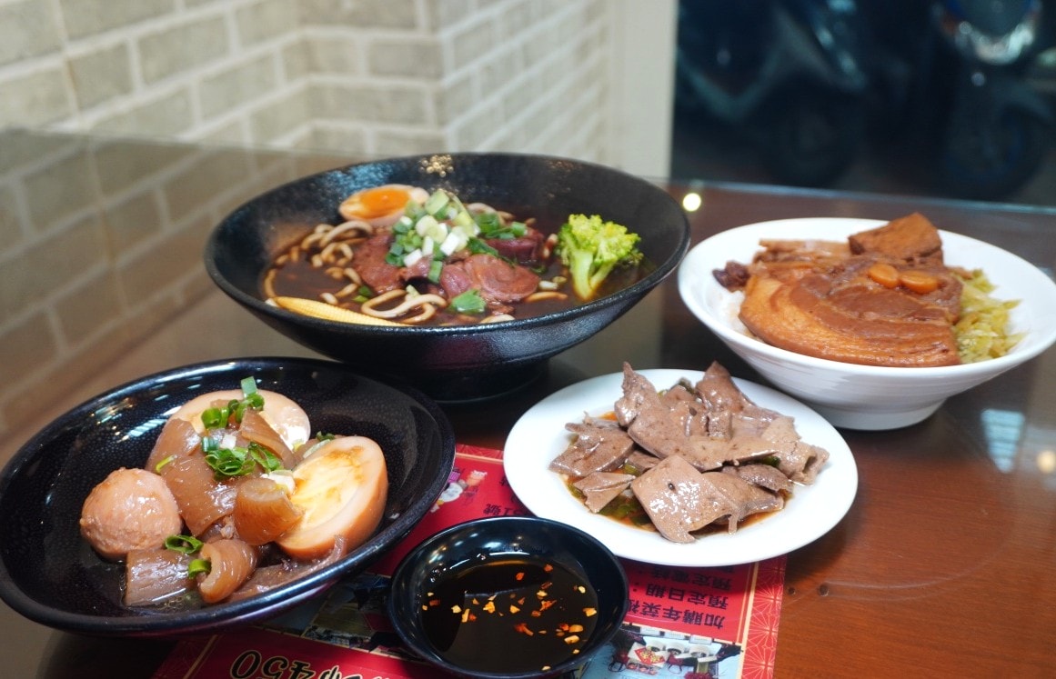 滷憶食堂 嘉義 | 招牌紅燒豬肉麵 | 在地人的銅板古早味食堂 | 嘉義美食推薦 - 第14張圖 滷憶食堂 嘉義 | 招牌紅燒豬肉麵 | 在地人的銅板古早味食堂 | 嘉義美食推薦