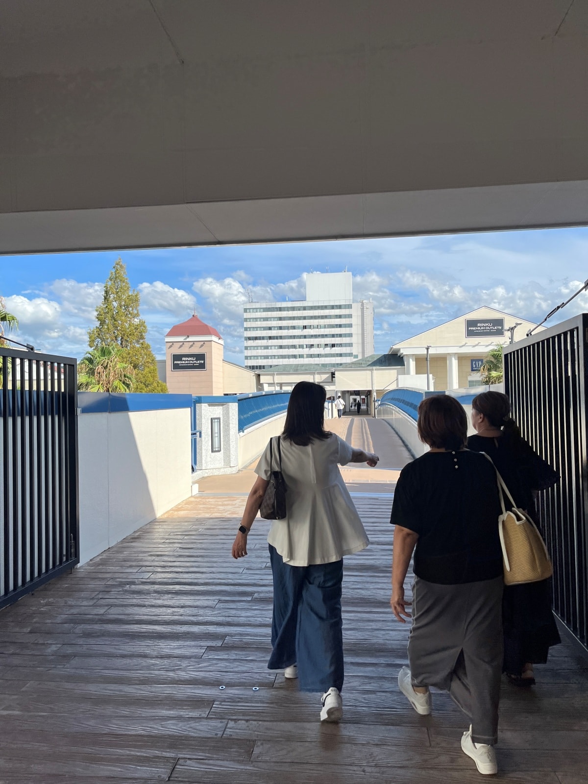 大阪臨空城 Premium Outlet | 關西機場5分鐘距離過橋就到