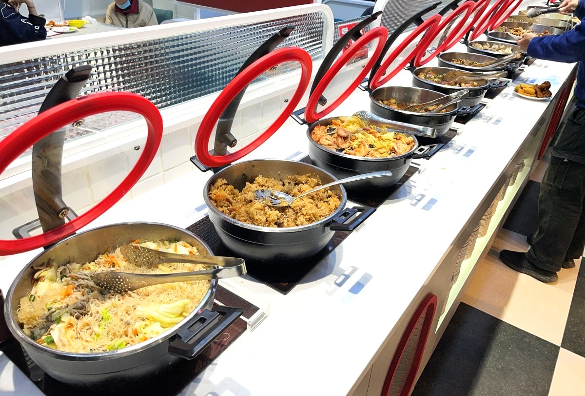 我家牛排 高雄同盟旗艦店 | 南部最強上百道自助吧 | 薄多義雞翅披薩 | 高雄我家牛排