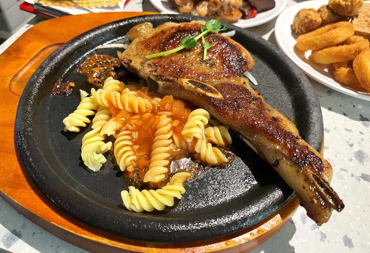 我家牛排 高雄同盟旗艦店 | 南部最強上百道自助吧 | 薄多義雞翅披薩 | 高雄我家牛排
