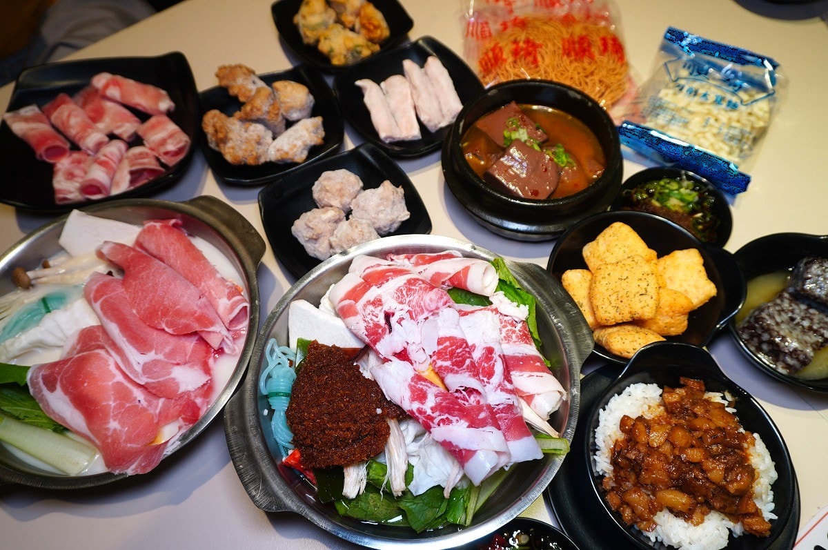 暖暖小火鍋(一心店) | 178起溫暖系小火鍋, 滷肉飯 | 米血 | 飲料冰淇淋自助吧無限享用 - 第17張圖 暖暖小火鍋(一心店) | 178起溫暖系小火鍋, 滷肉飯 | 米血 | 飲料冰淇淋自助吧無限享用