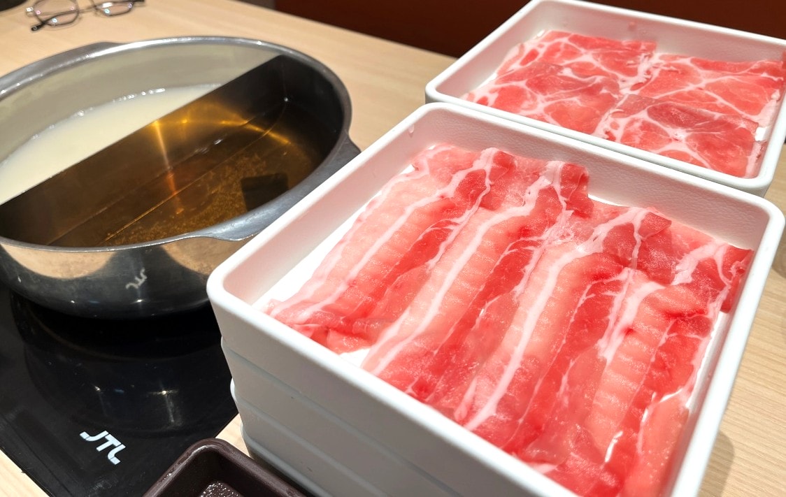 涮乃葉 五福店 | 高雄首家路邊店 480起日系涮涮鍋吃到飽 | 精緻蔬菜吧 - 第17張圖 涮乃葉 五福店 | 高雄首家路邊店 480起日系涮涮鍋吃到飽 | 精緻蔬菜吧