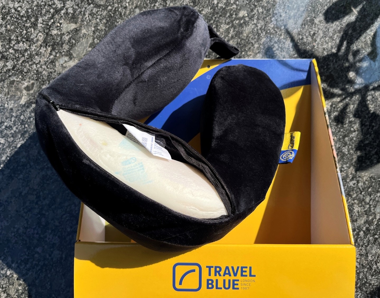 TRAVEL BLUE 機場最常見的頂級旅遊頭枕 | U枕加收納盒 | 線上買比機場划算 - 第3張圖 TRAVEL BLUE 機場最常見的頂級旅遊頭枕 | U枕加收納盒 | 線上買比機場划算