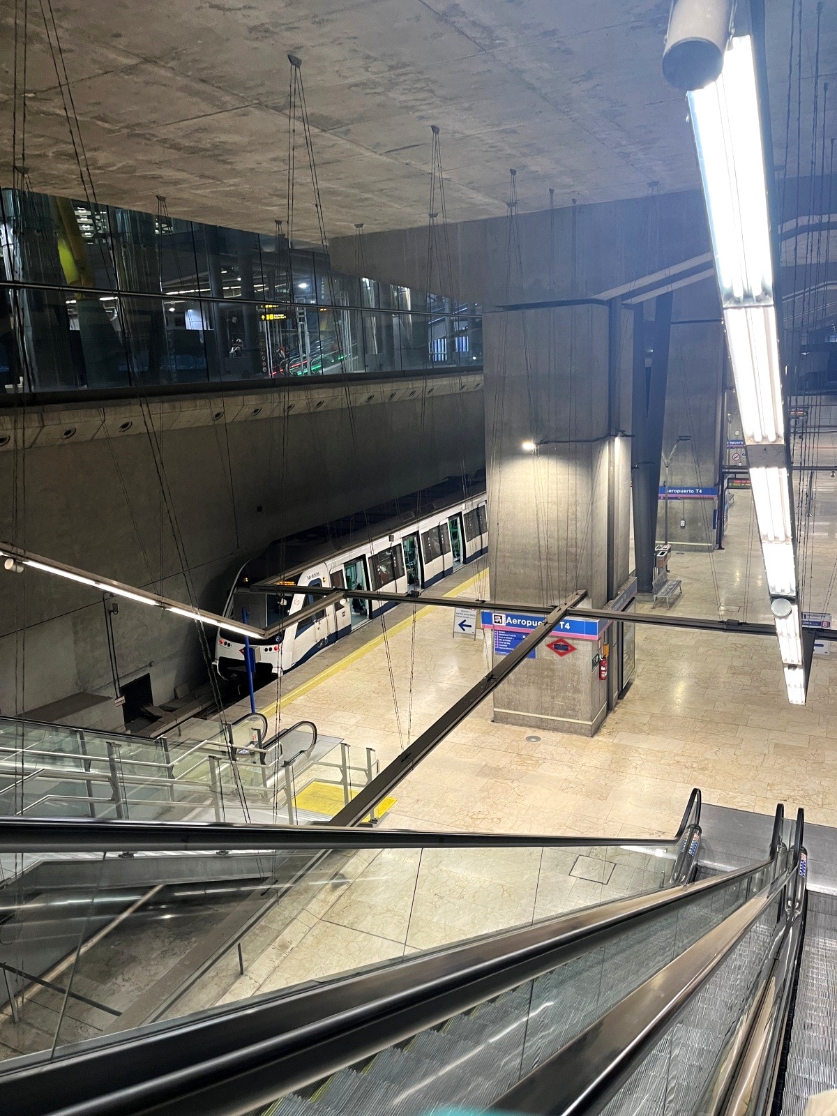 馬德里地鐵 Madrid Metro | 乾淨方便 | 次數卡一趟只要27元 | 玩歐洲比臺灣還划算交通費 - 第7張圖 馬德里地鐵 Madrid Metro | 乾淨方便 | 次數卡一趟只要27元 | 玩歐洲比臺灣還划算交通費