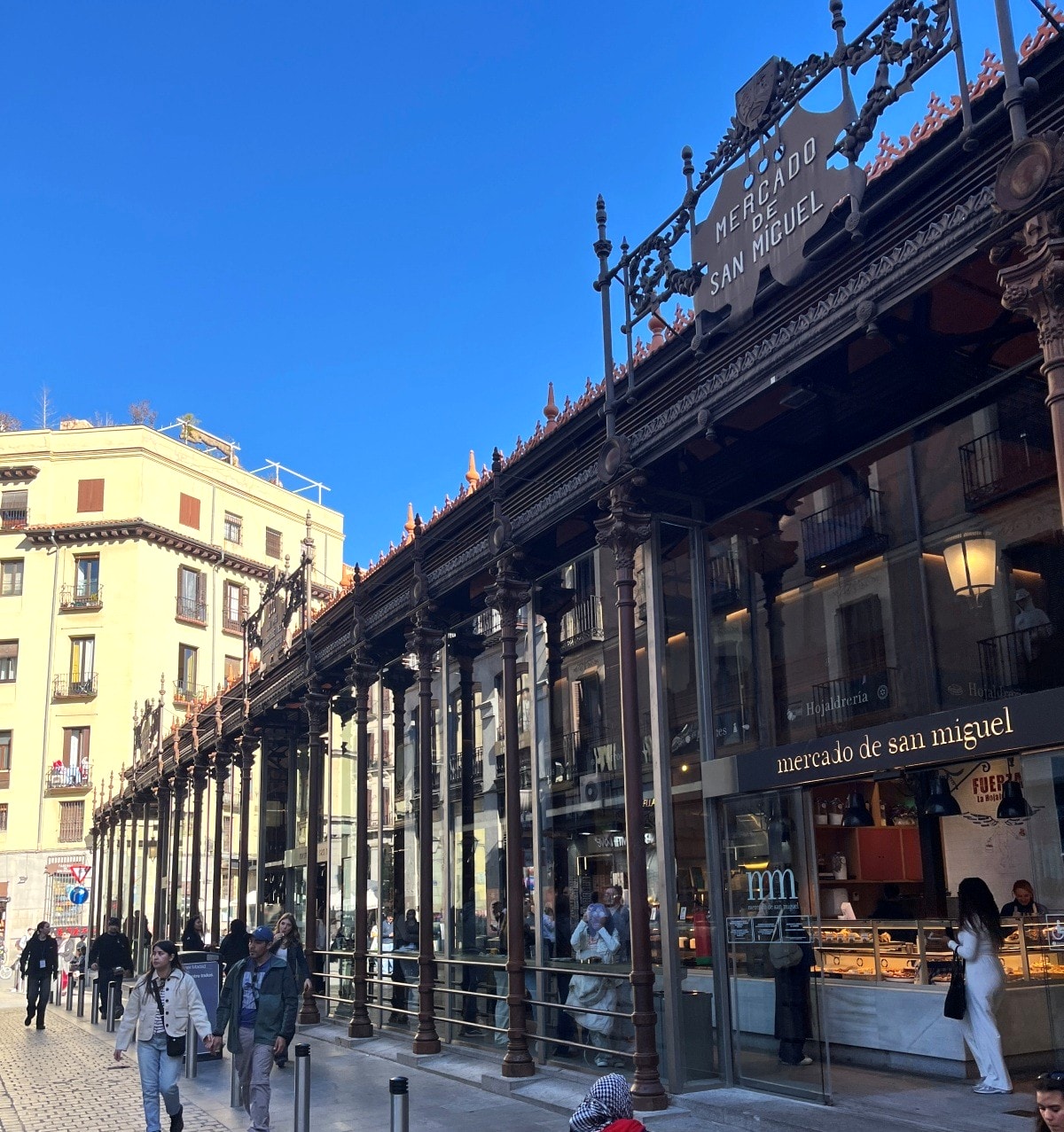 馬德里 馬約爾廣場 Plaza Mayor | 復古風格美食市集聖米格爾市場 Mercado de San Miguel - 第6張圖 馬德里 馬約爾廣場 Plaza Mayor | 復古風格美食市集聖米格爾市場 Mercado de San Miguel