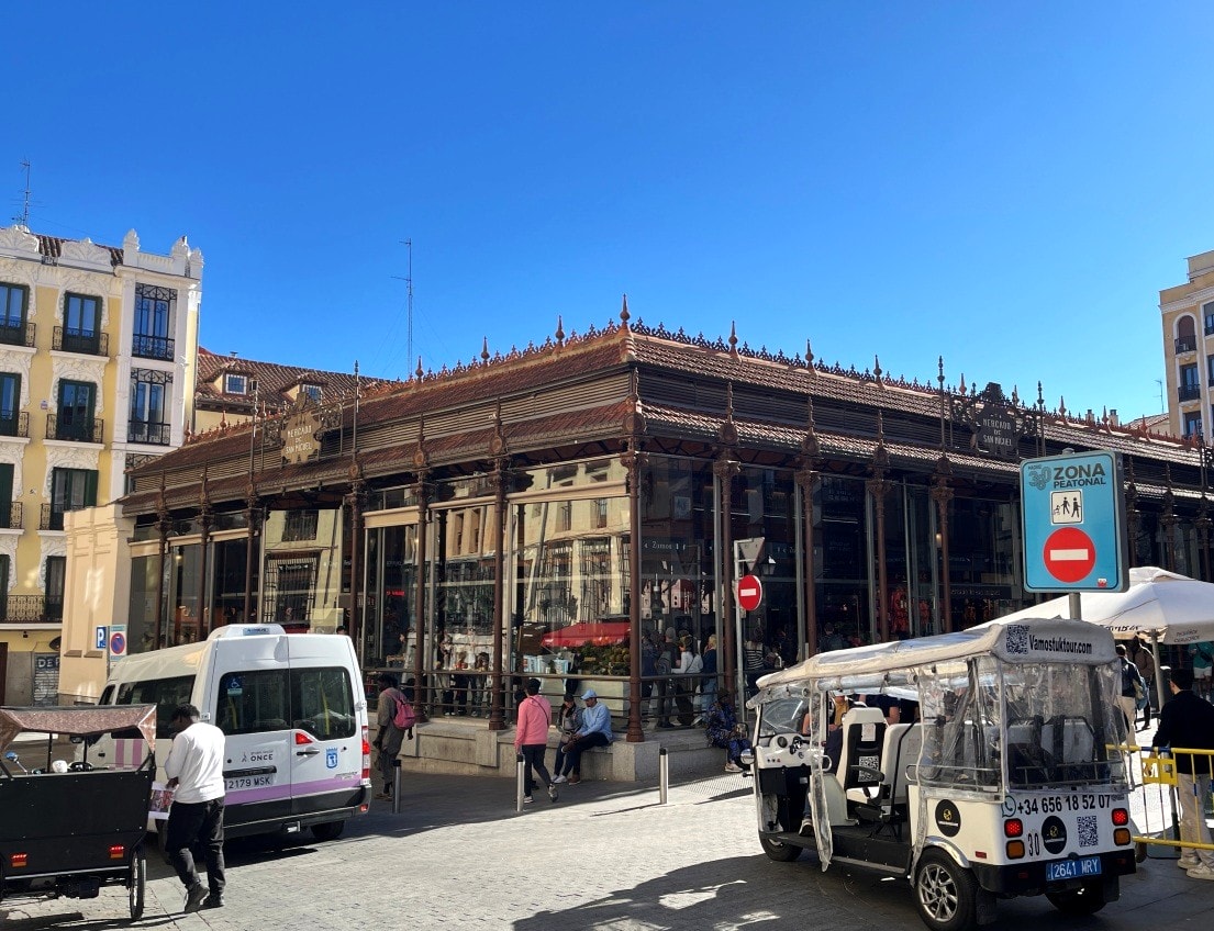 馬德里 馬約爾廣場 Plaza Mayor | 復古風格美食市集聖米格爾市場 Mercado de San Miguel - 第15張圖 馬德里 馬約爾廣場 Plaza Mayor | 復古風格美食市集聖米格爾市場 Mercado de San Miguel