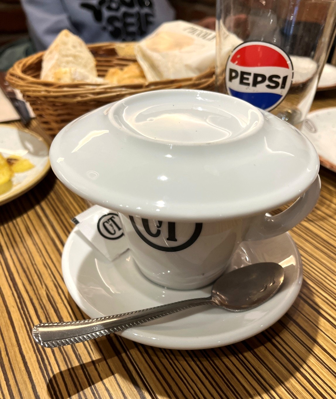 馬德里 Tapas 推薦｜Cañas y Tapas 太陽廣場店：新手必訪平價連鎖餐廳