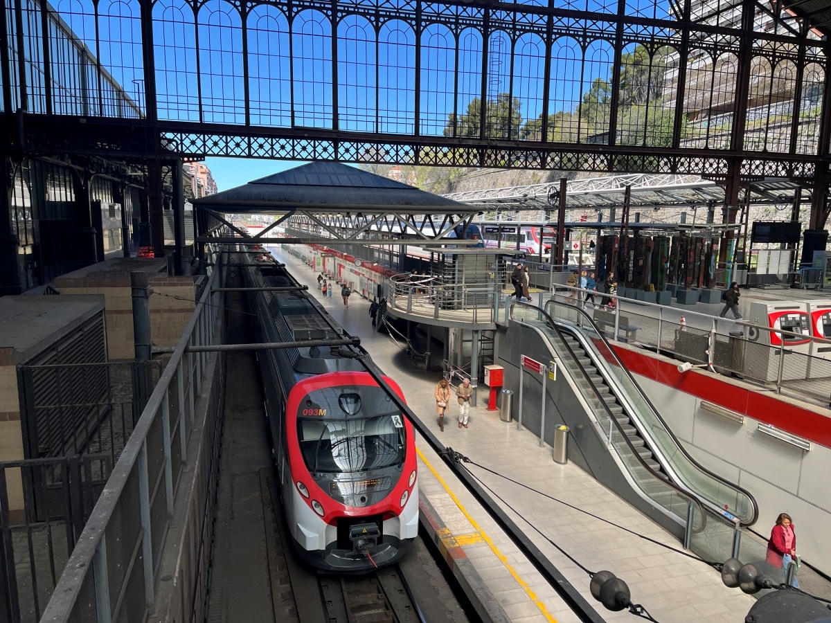 馬德里地鐵 Madrid Metro | 乾淨方便 | 次數卡一趟只要27元 | 玩歐洲比臺灣還划算交通費 - 第23張圖 馬德里地鐵 Madrid Metro | 乾淨方便 | 次數卡一趟只要27元 | 玩歐洲比臺灣還划算交通費
