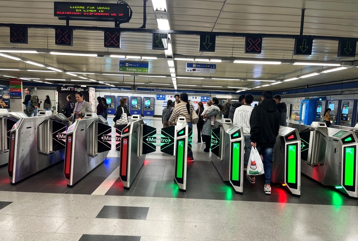 馬德里地鐵 Madrid Metro | 乾淨方便 | 次數卡一趟只要27元 | 玩歐洲比臺灣還划算交通費 - 第25張圖 馬德里地鐵 Madrid Metro | 乾淨方便 | 次數卡一趟只要27元 | 玩歐洲比臺灣還划算交通費