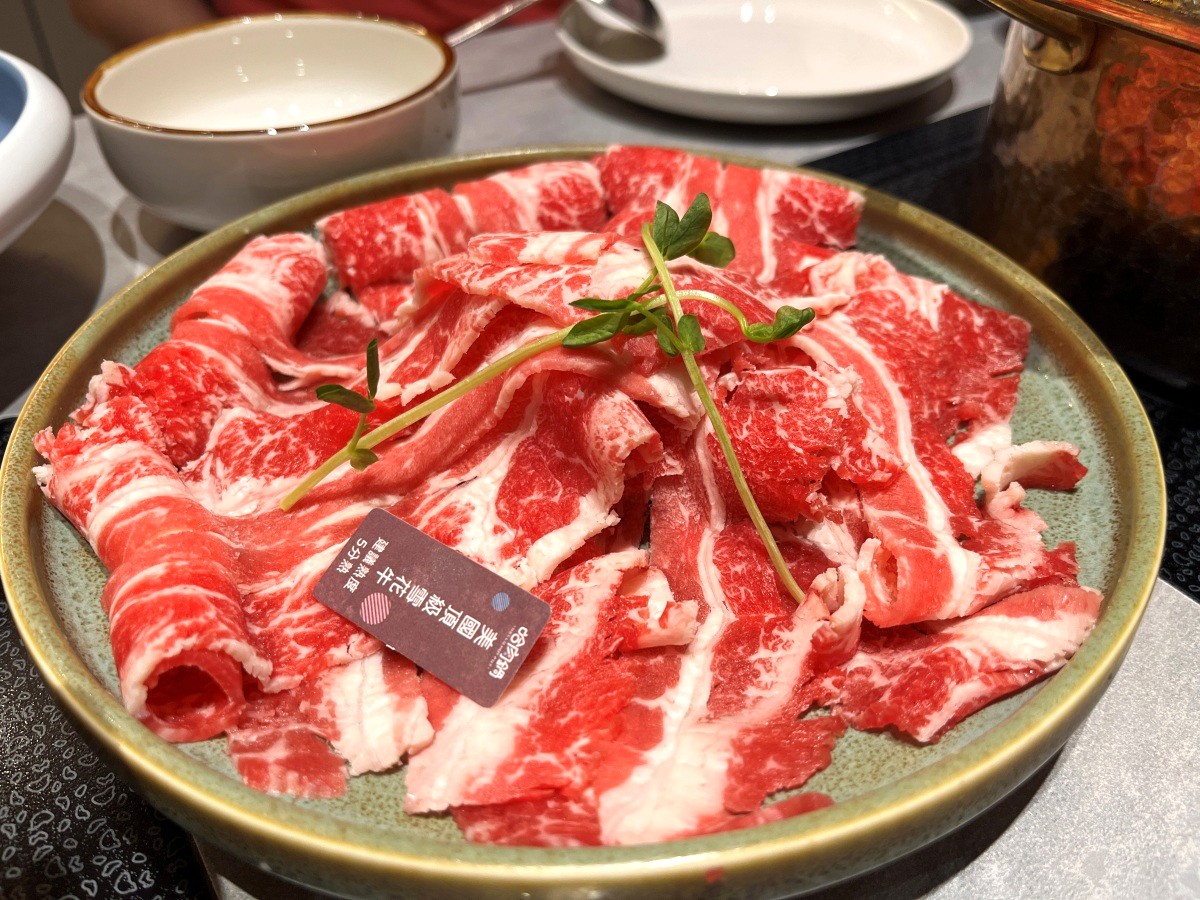 鳳山火鍋吃到飽推薦|哈肉鍋鳳山店蔬菜自助吧實測心得 - 第18張圖 梅花豬肉