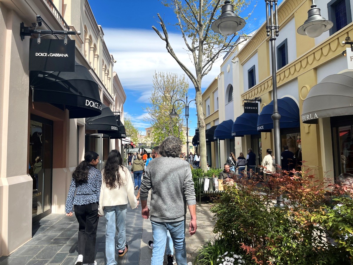 馬德里 Las Rozas Village Outlet 拉斯羅薩斯購物村 | 客運可到的馬德里近郊國際Outlet