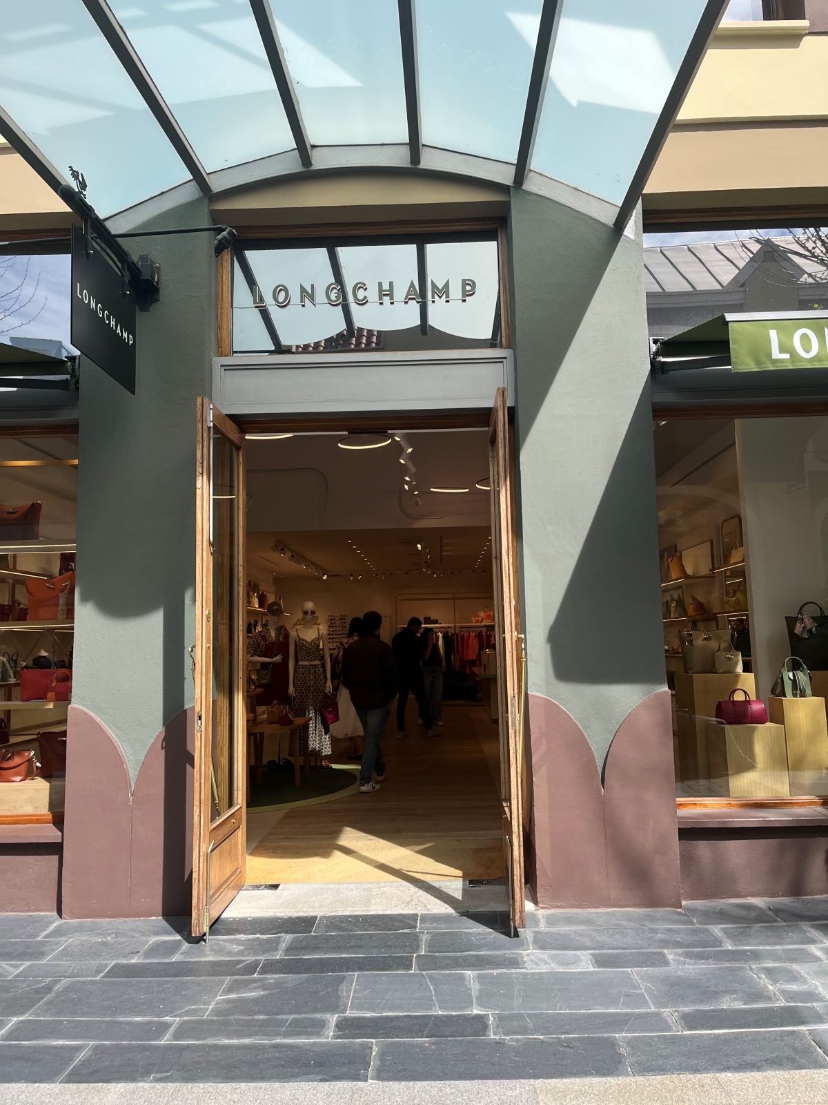 馬德里 Las Rozas Village Outlet 拉斯羅薩斯購物村 | 客運可到的馬德里近郊國際Outlet