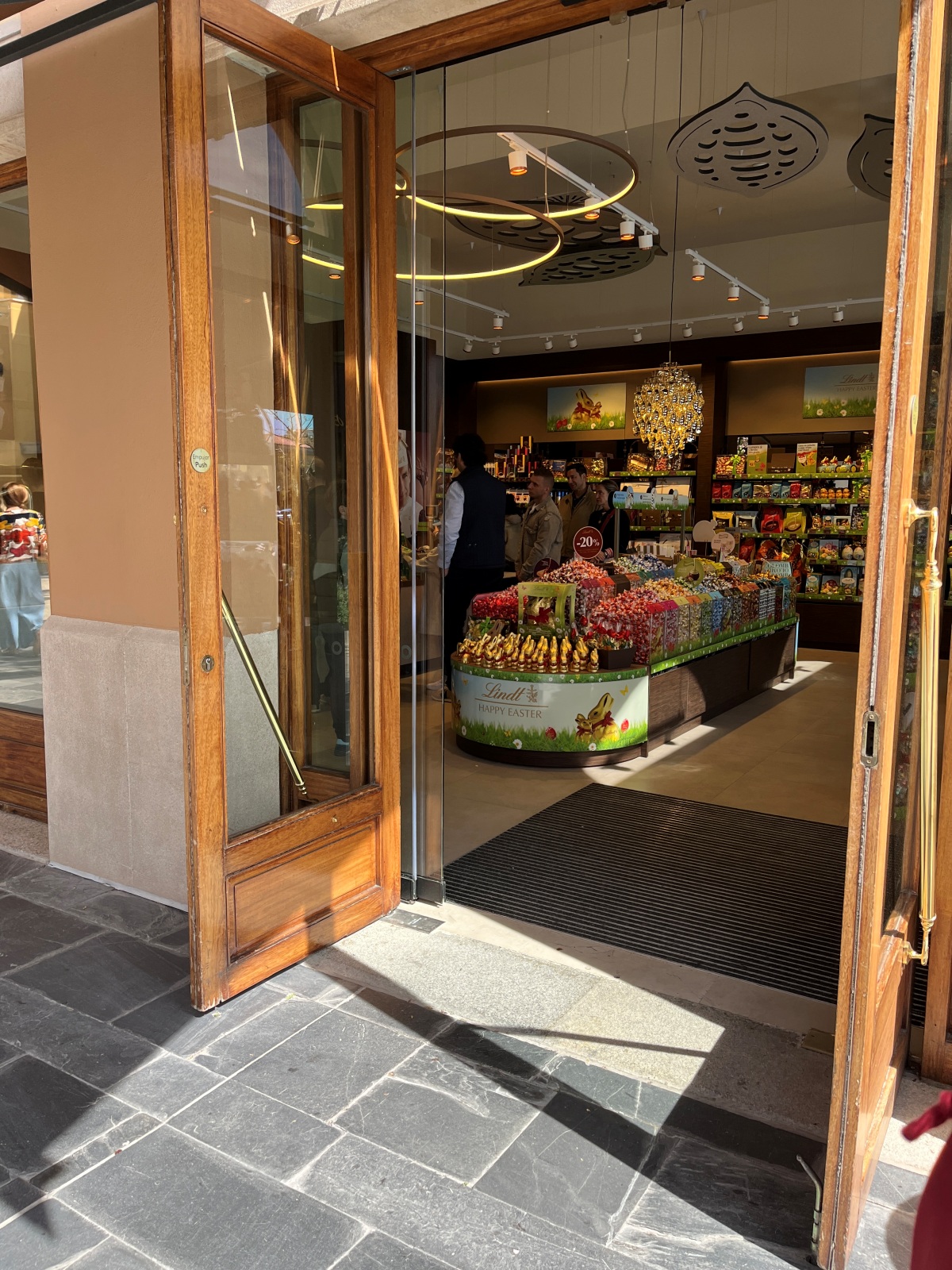 馬德里 Las Rozas Village Outlet 拉斯羅薩斯購物村 | 客運可到的馬德里近郊國際Outlet