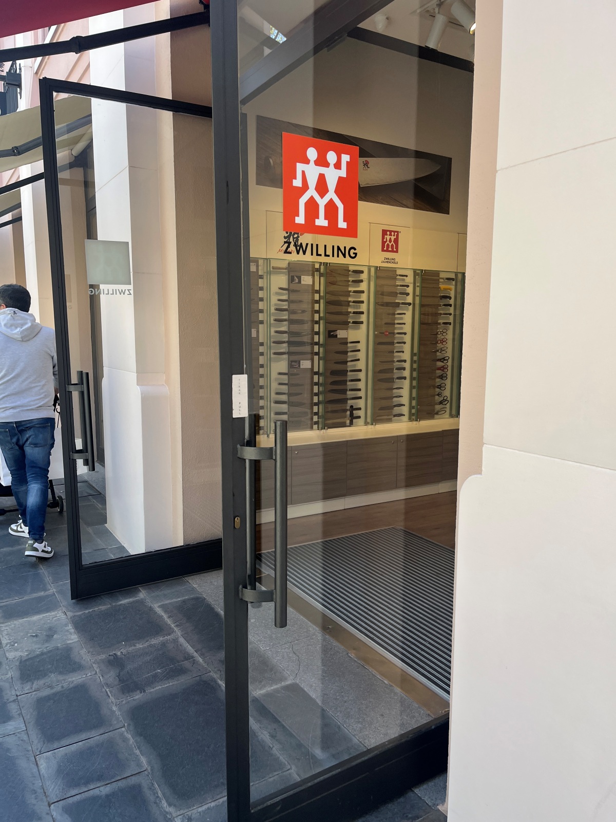 馬德里 Las Rozas Village Outlet 拉斯羅薩斯購物村 | 客運可到的馬德里近郊國際Outlet