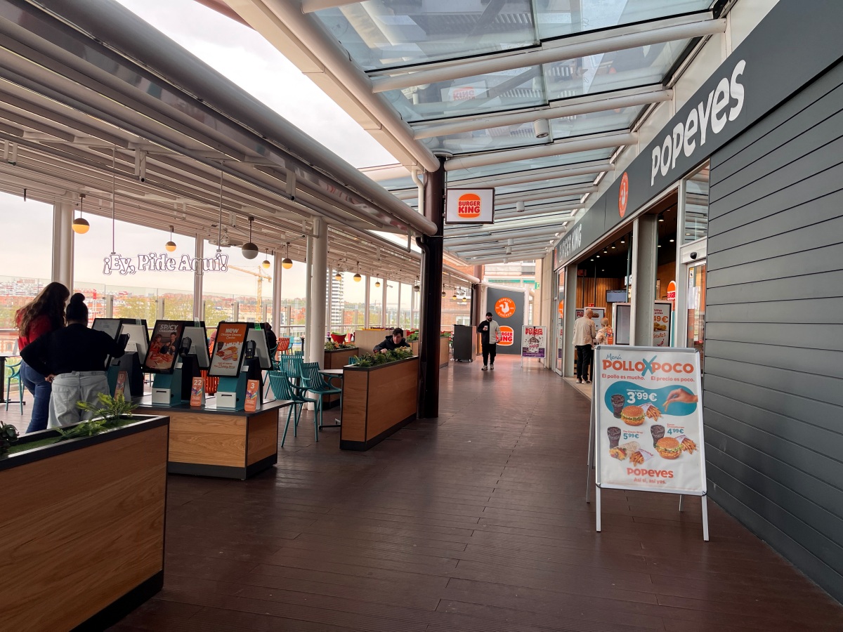 西班牙 Popeyes Louisiana Kitchen | 套餐最便宜竟然只要3.99歐? | 試看看歐洲的美式炸雞
