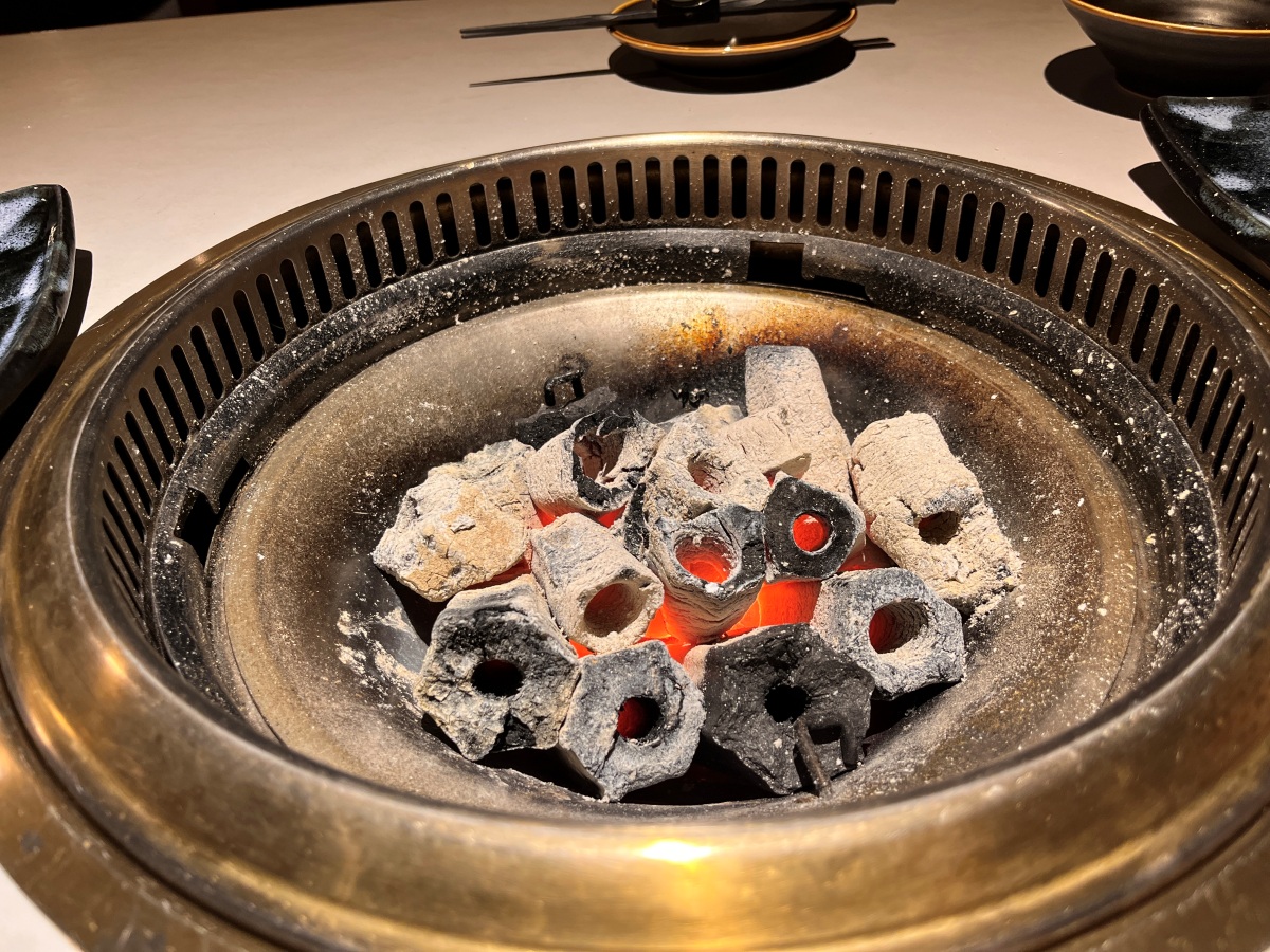 高雄 鰗同燒肉 | 胡同燒肉15號店 | 承億酒店24樓桌邊服務燒肉 | 星宇航空指定燒肉品牌