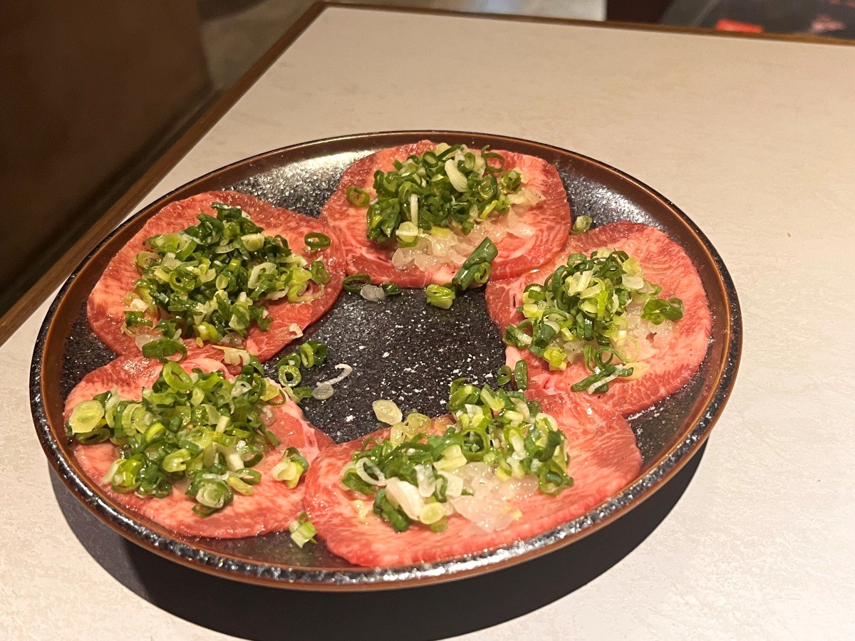 高雄 鰗同燒肉 | 胡同燒肉15號店 | 承億酒店24樓桌邊服務燒肉 | 星宇航空指定燒肉品牌