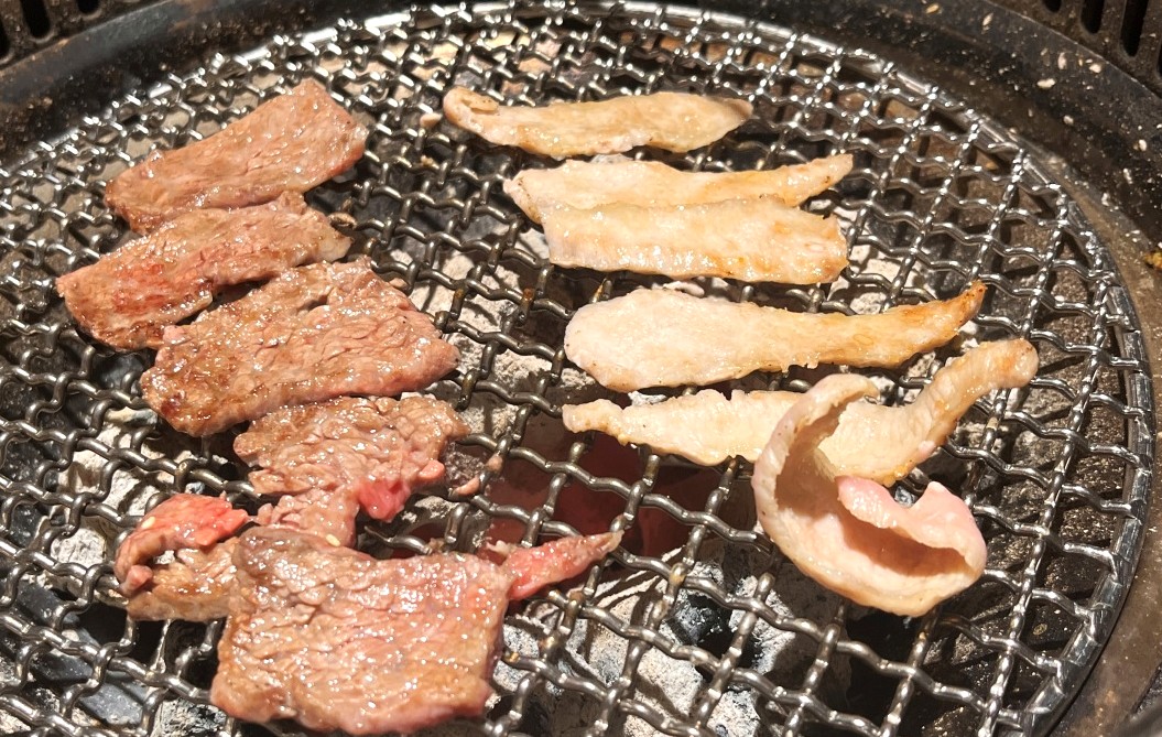 高雄 鰗同燒肉 | 胡同燒肉15號店 | 承億酒店24樓桌邊服務燒肉 | 星宇航空指定燒肉品牌