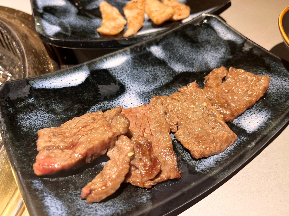 高雄 鰗同燒肉 | 胡同燒肉15號店 | 承億酒店24樓桌邊服務燒肉 | 星宇航空指定燒肉品牌