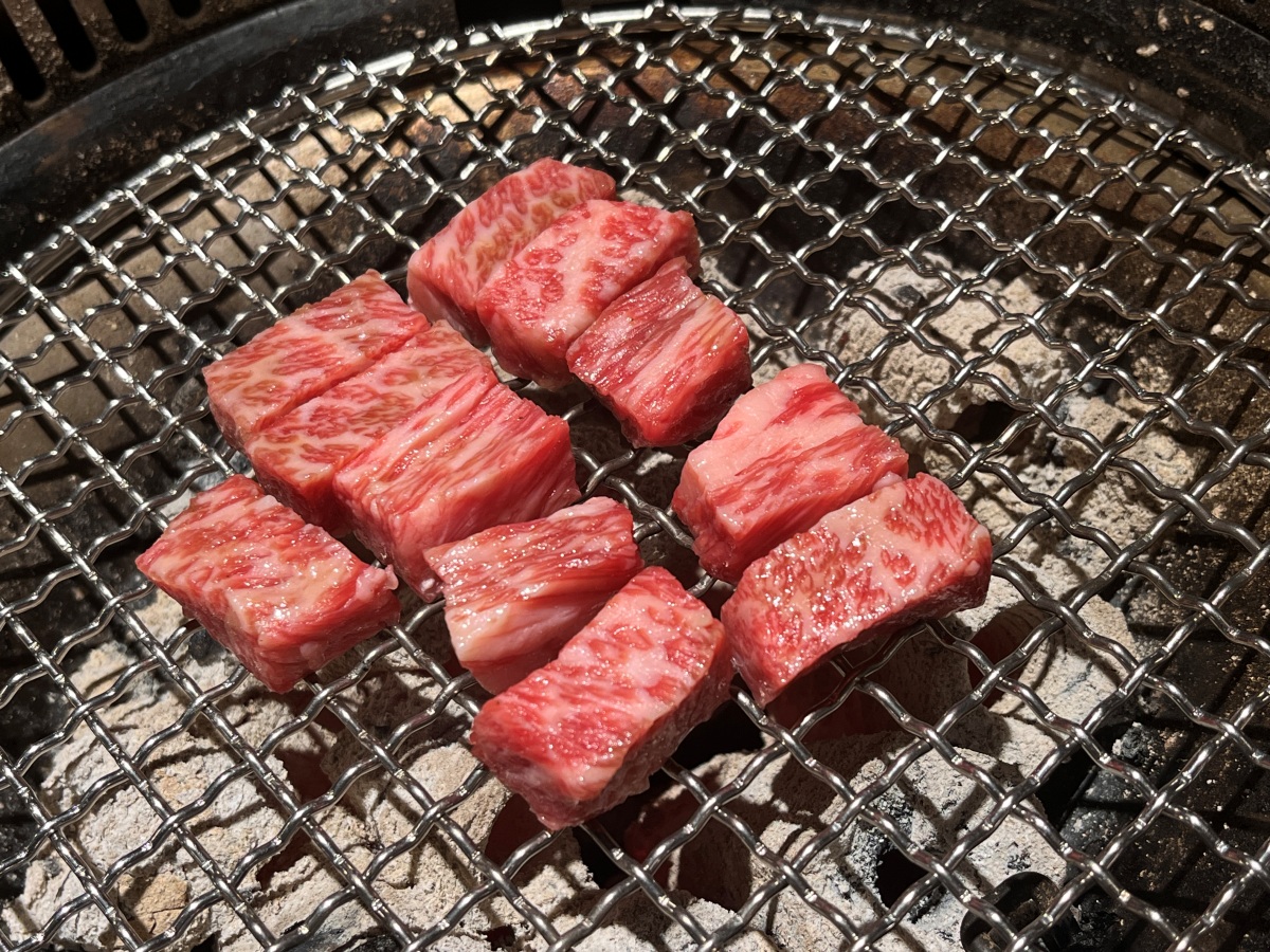 高雄 鰗同燒肉 | 胡同燒肉15號店 | 承億酒店24樓桌邊服務燒肉 | 星宇航空指定燒肉品牌
