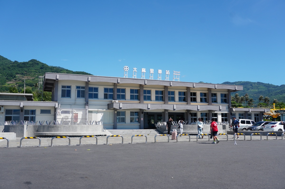 金崙全新黃金山谷遊樂園區 | 太麻里文青冰店 | 傳統80年的和平飯店桌菜 | 全臺唯一招財貓土地公