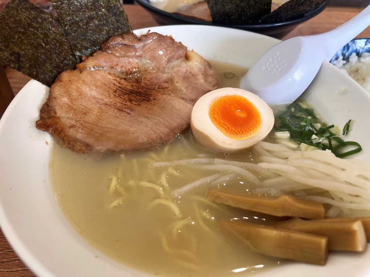 橫濱屋初代村田拉麵 高雄 | 日本老闆的溫馨小拉麵店 - 第12張圖 橫濱屋初代村田拉麵 高雄 | 日本老闆的溫馨小拉麵店