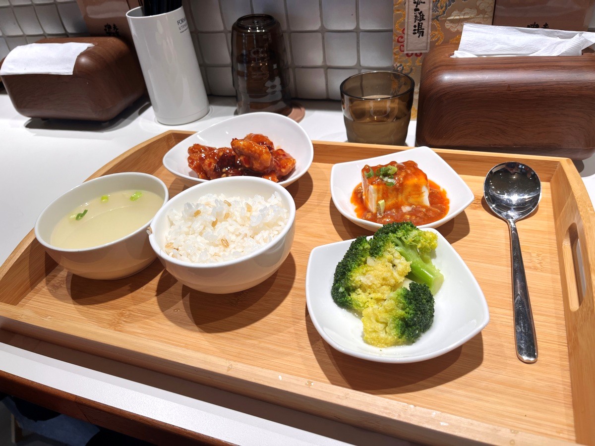 老食珍濃雞湯 | 高雄濃雞湯三吃膳食新品牌 | 好吃的左宗棠雞定食不到200 - 第19張圖 老食珍濃雞湯 | 高雄濃雞湯三吃膳食新品牌 | 好吃的左宗棠雞定食不到200