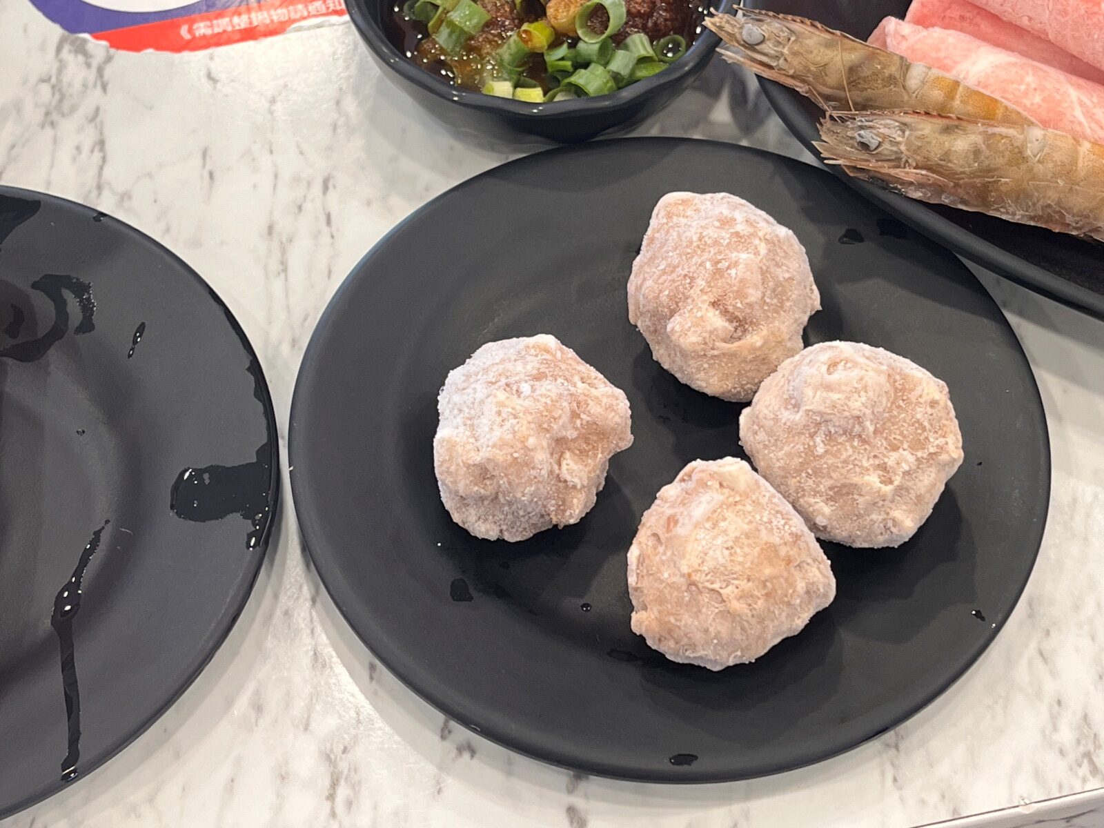 饗翻天 臭臭鍋 | 鳳南店 | 200元起麵食 | 各式飲料 | 冰品無限享用