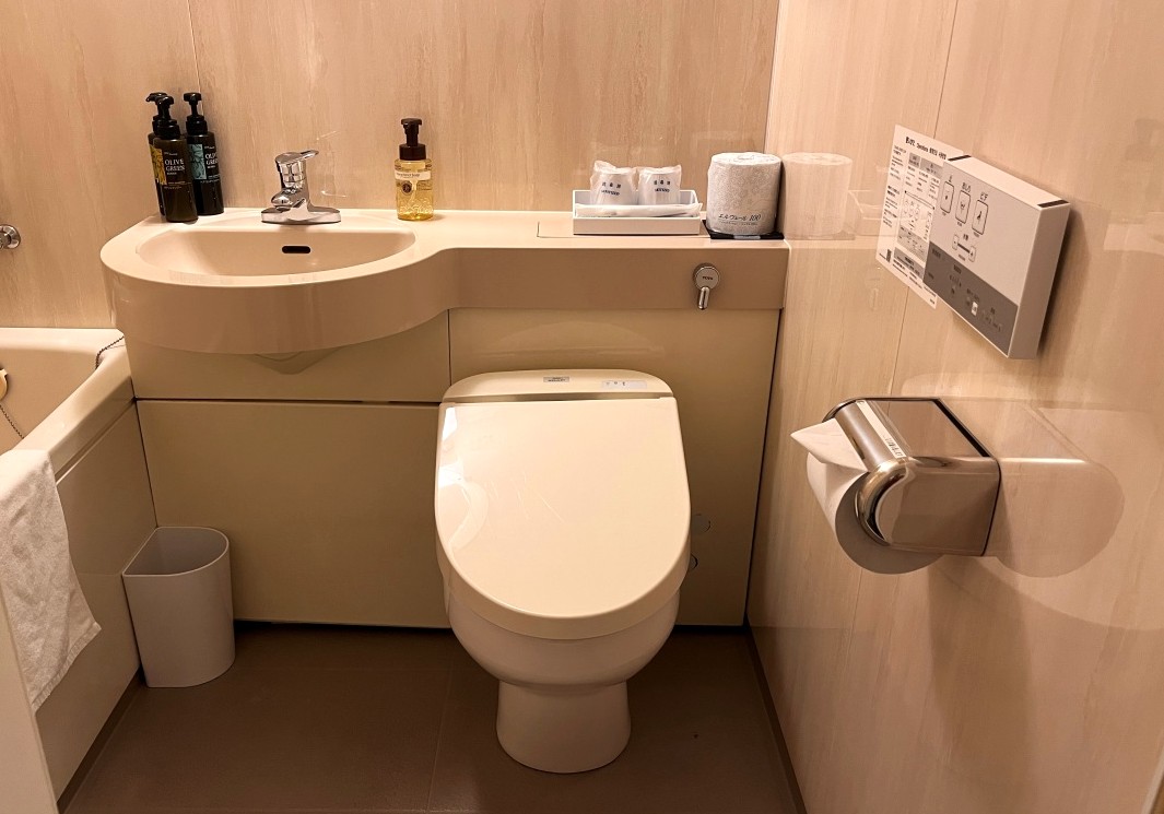 門屋酒店 Kadoya Hotel | 新宿西口住宿5分鐘 | 房間大便利住宿點