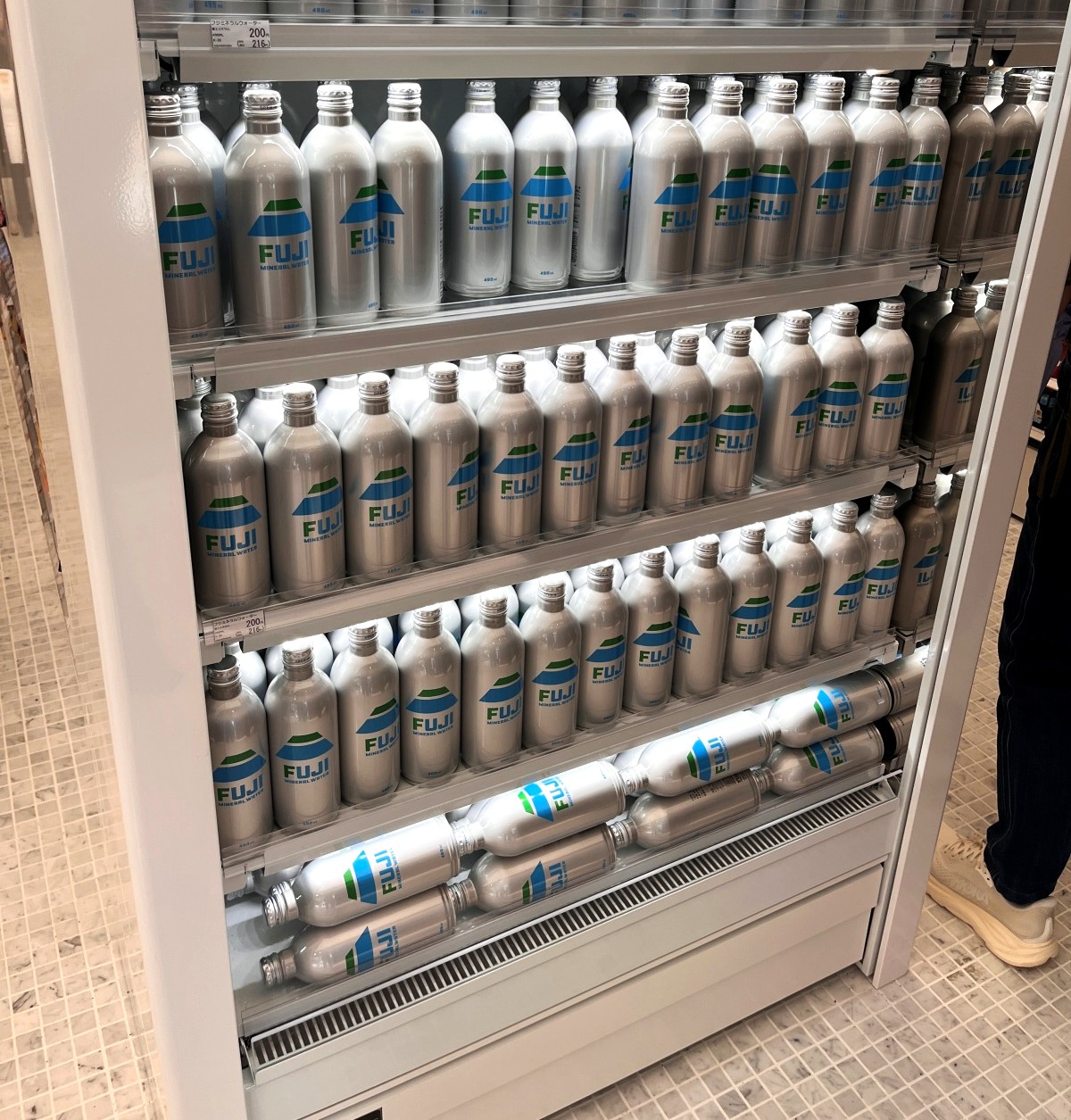 東京 FAMIMA PARK AZABUDAI | 全家公園概念店 麻布台 | 全家品牌新概念店 | A Bathing Ape 創辦人親自監督 - 第15張圖 東京 FAMIMA PARK AZABUDAI | 全家公園概念店 麻布台 | 全家品牌新概念店 | A Bathing Ape 創辦人親自監督