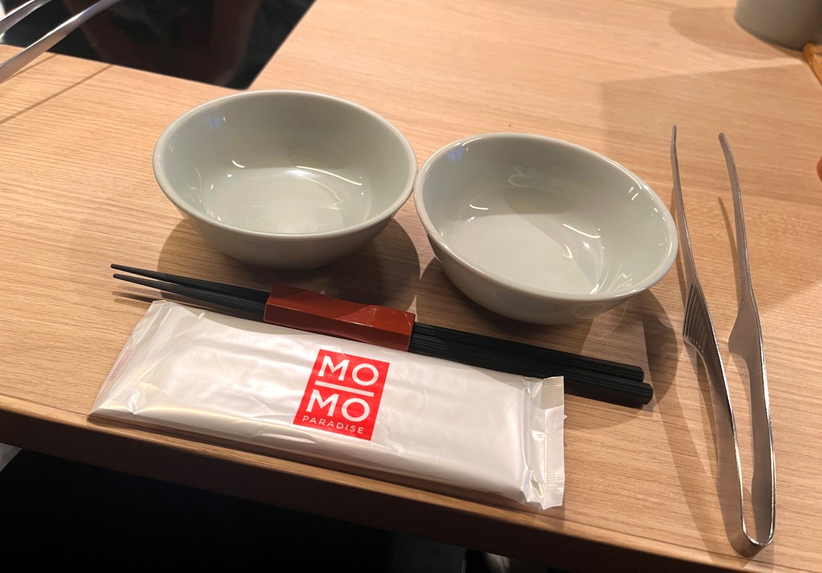 日本東京 MoMo Paradise | A5 和牛國產牛100分鐘無限享用壽喜燒 | 服務品質真的應該要收服務費